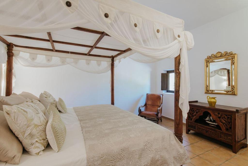 Villa & Guesthouse Paissa D'En Bernat Cala Tarida  Buitenkant foto